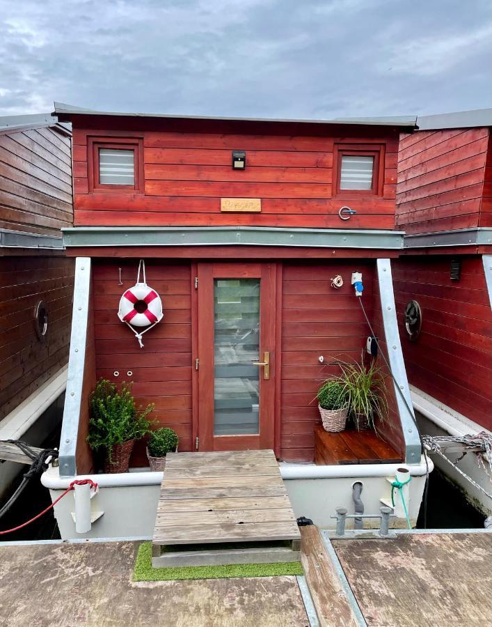 Houseboat Ginger Prague Hotel Exterior photo